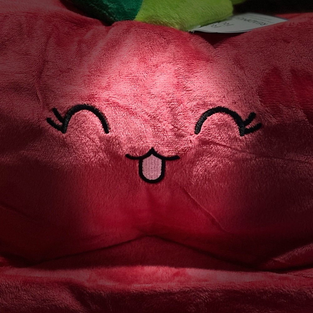 Red Plush Apple-Shaped Pillow Set - Picture 2 of 10